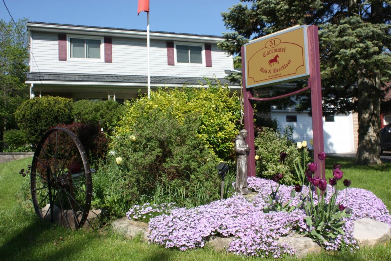 Carrousel Bed & Breakfast Cayuga Dış mekan fotoğraf