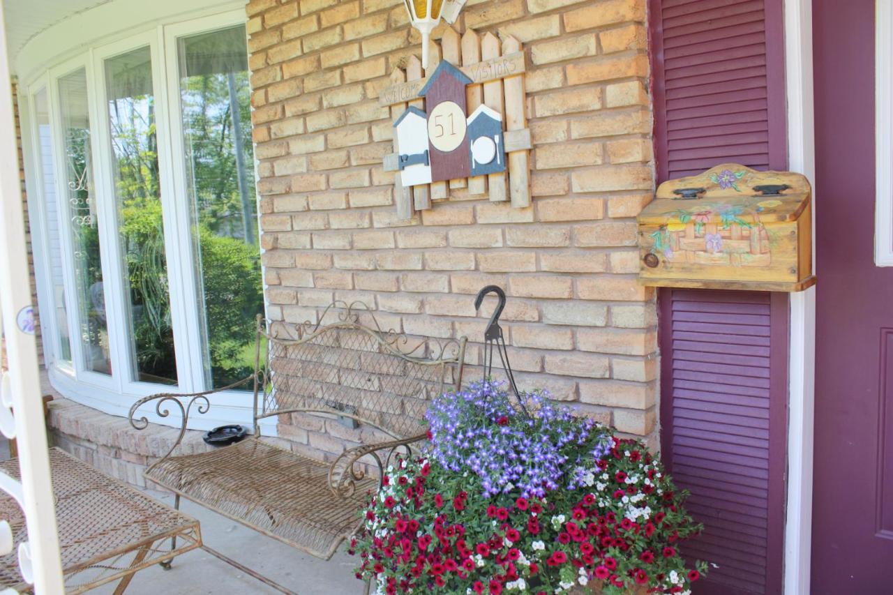 Carrousel Bed & Breakfast Cayuga Dış mekan fotoğraf