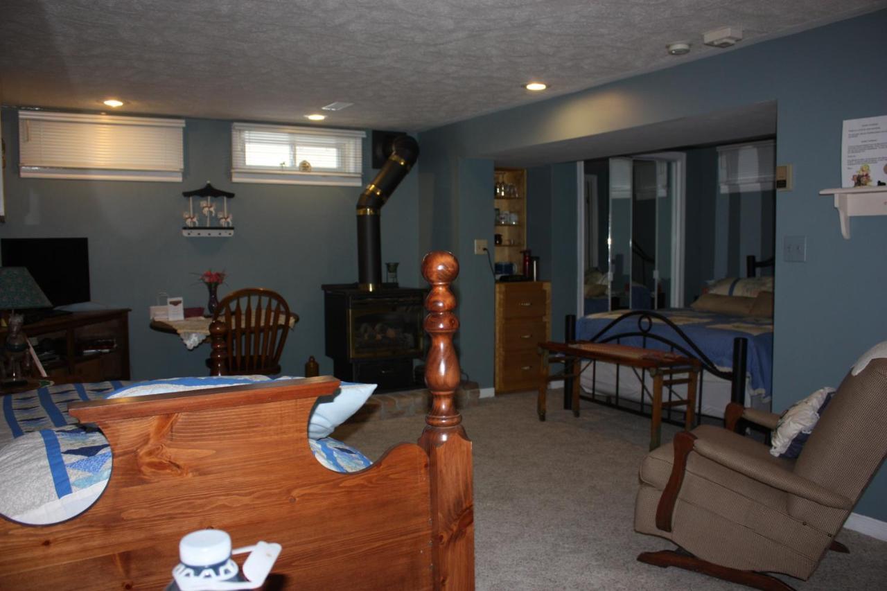 Carrousel Bed & Breakfast Cayuga Oda fotoğraf