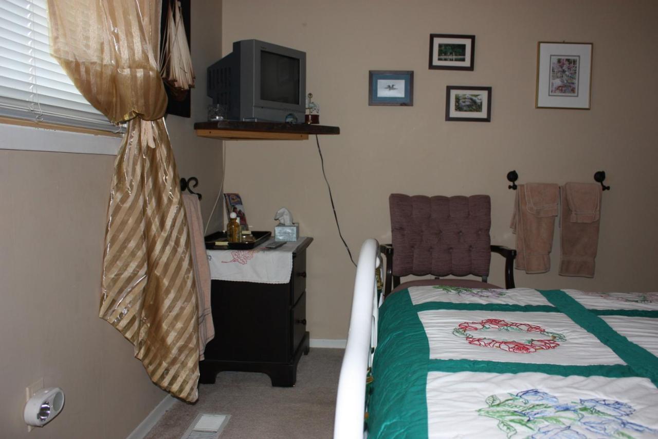 Carrousel Bed & Breakfast Cayuga Oda fotoğraf