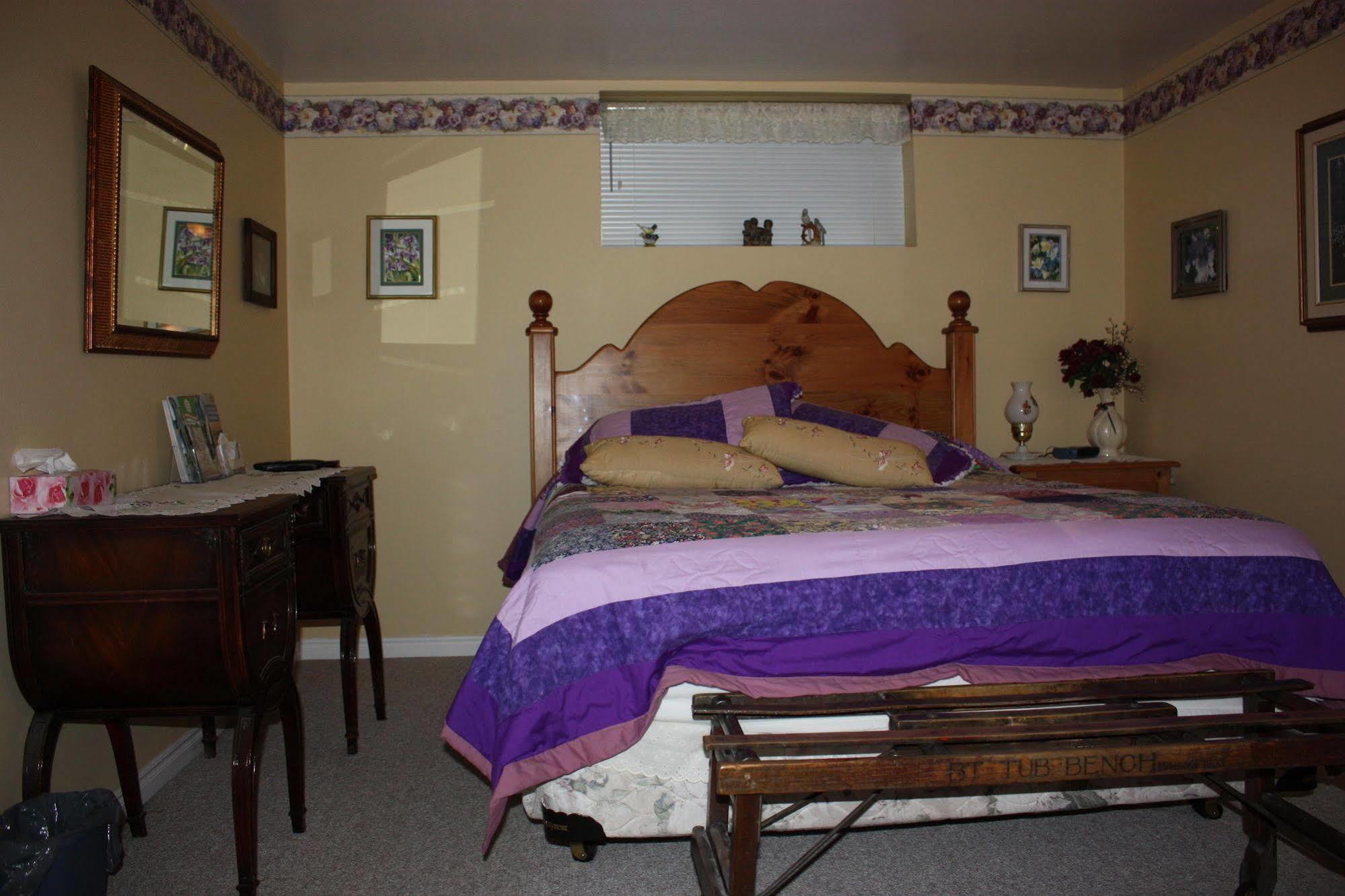 Carrousel Bed & Breakfast Cayuga Dış mekan fotoğraf